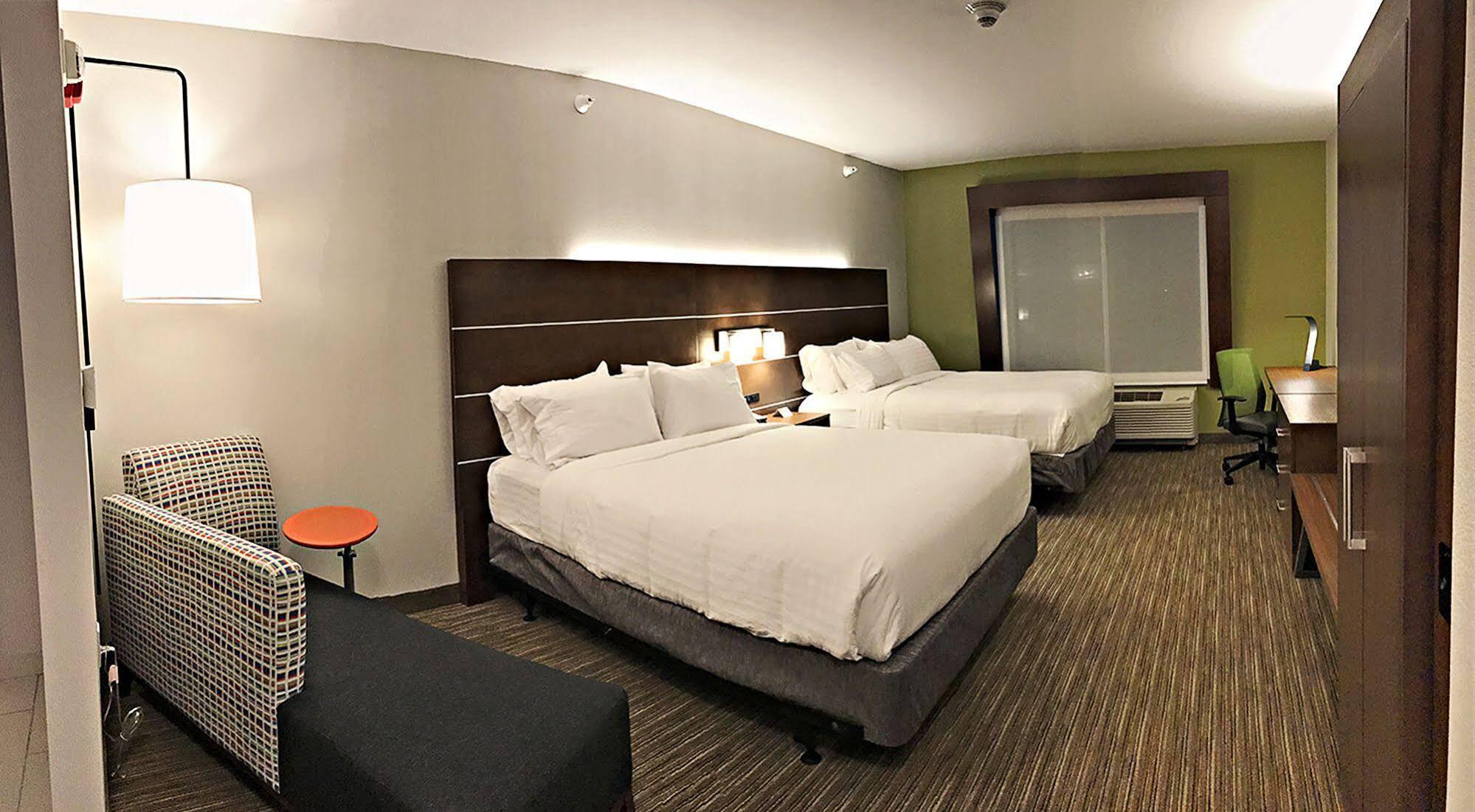 Holiday Inn Express & Suites - Rantoul By Ihg מראה חיצוני תמונה